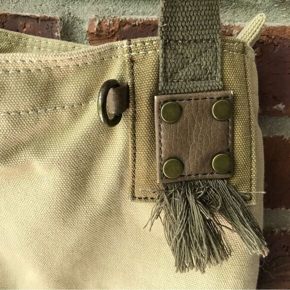 Chala‎ medium purse - Picture 10 of 12